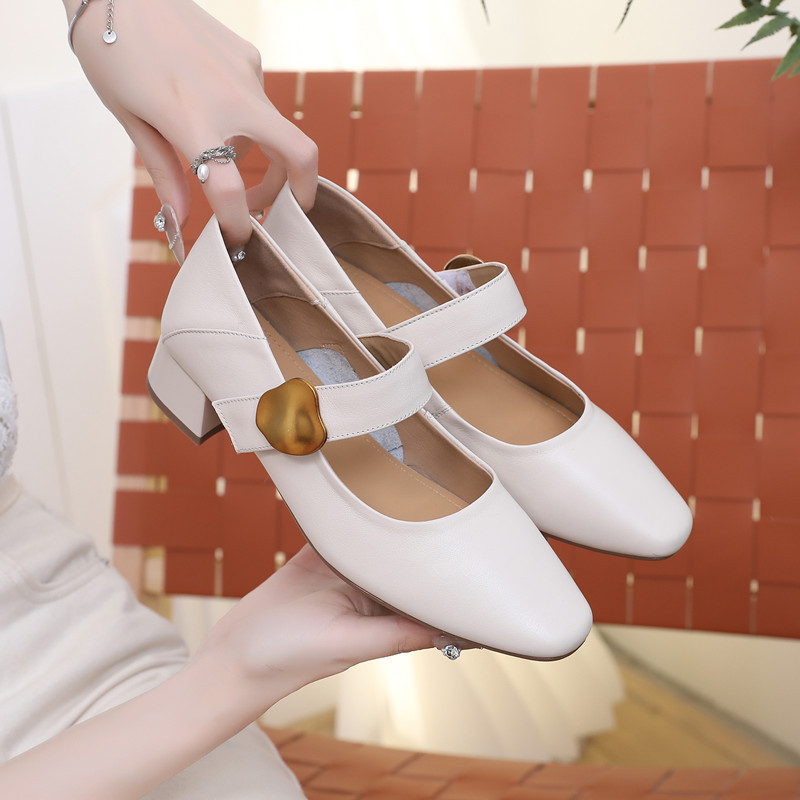 方头真皮鞋女2025春季新款粗跟浅口时装单鞋女休闲百搭31小码女鞋