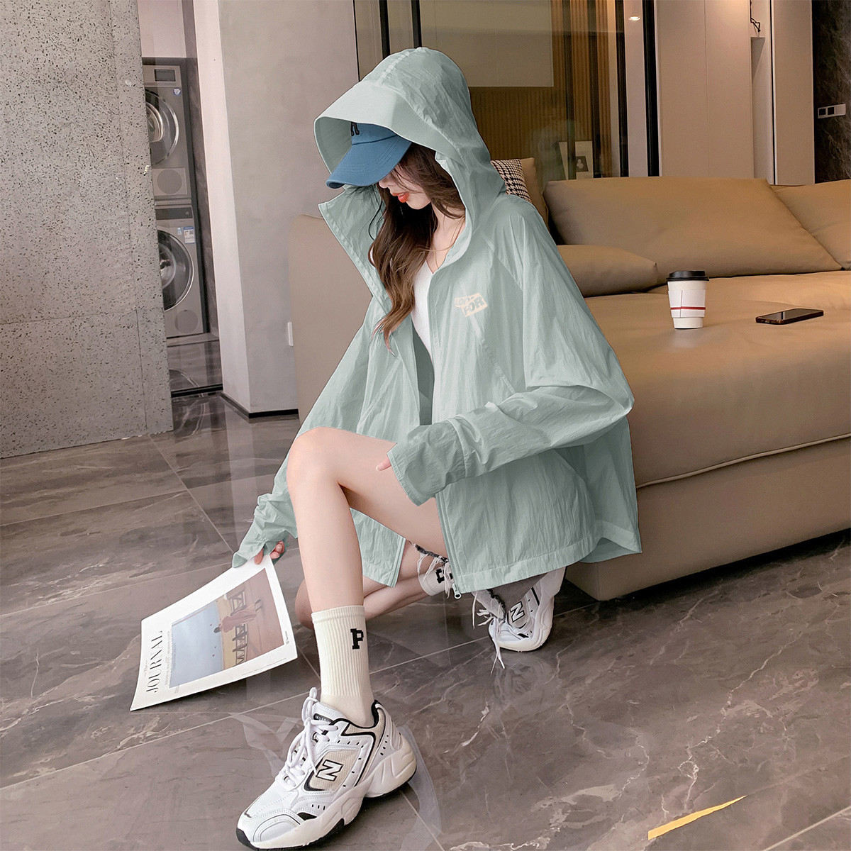 [2.5折价75元]唐狮夏季短款外套女连帽上衣防晒服外套显瘦简约洋气减龄百搭