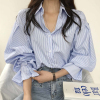 韩国chic秋季简约小众奶软蓝翻领单排扣宽松灯笼袖条纹衬衫上衣女 蓝色 均码