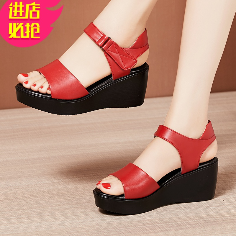 金三志软底坡跟凉鞋女2020夏季新款松糕底妈妈凉鞋防水台厚底鱼嘴凉鞋