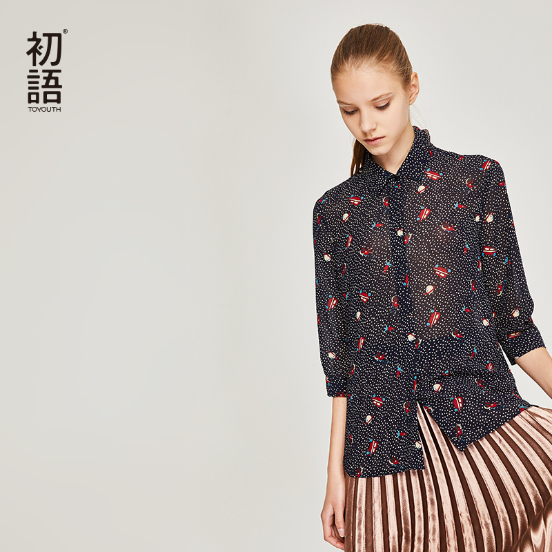 初语夏季新款衬衫领趣味图案中袖蓝底白点雪纺衫显瘦
