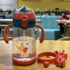 儿童吸管水杯可爱幼儿园卡通两用塑料杯夏季宝宝户外背带便携水壶 红色350ml 杯子+杯刷