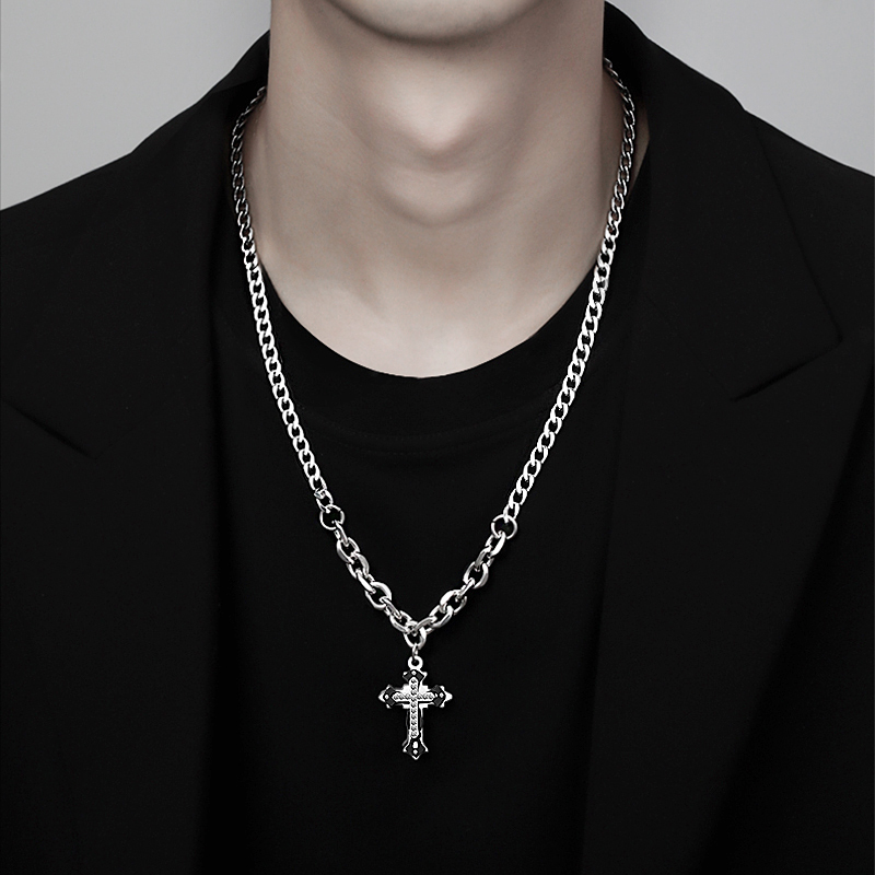 项链男潮古巴链十字架吊坠轻奢小众配饰钛钢不掉色男款锁骨毛衣链送女朋友老婆情人节七夕生日礼物