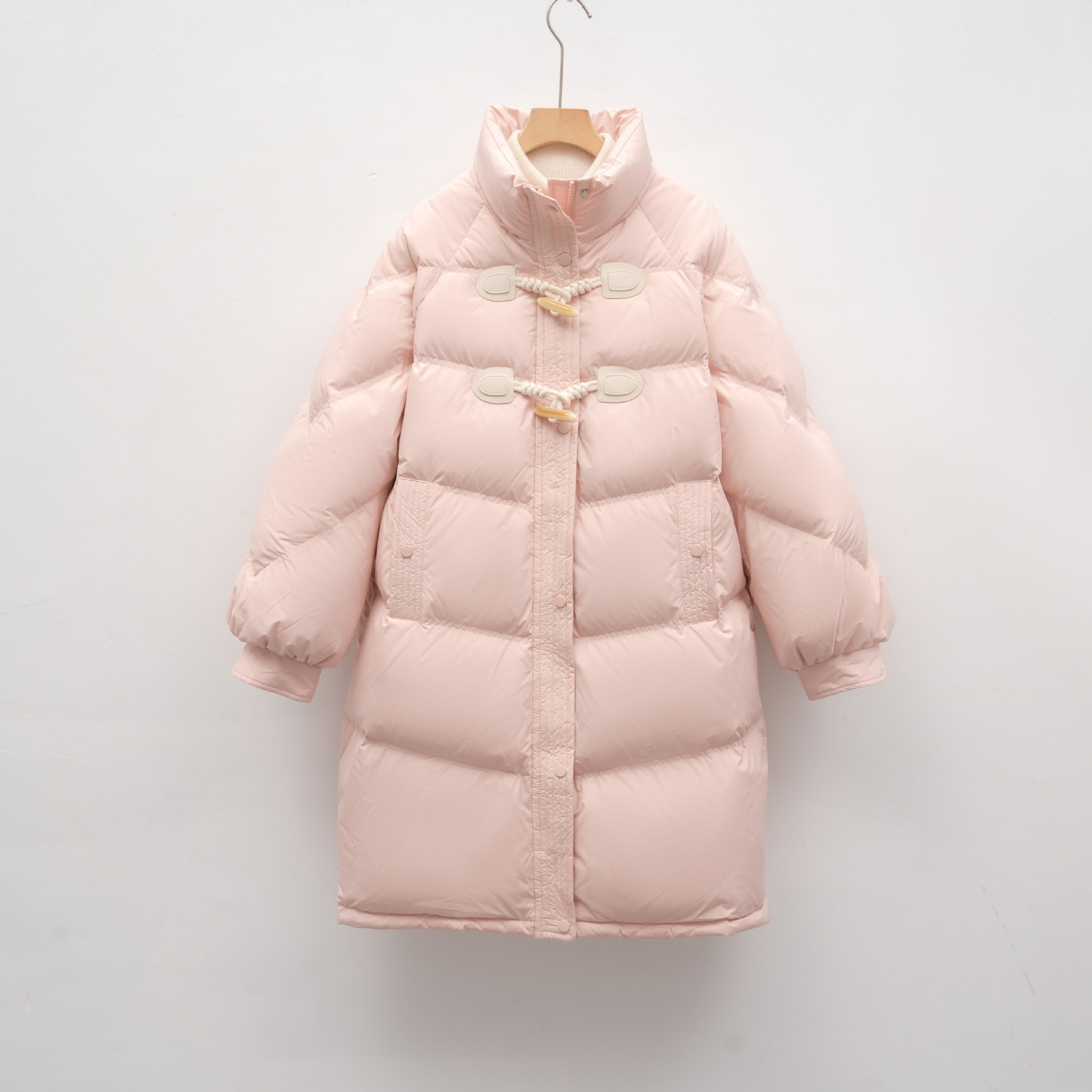 羽绒服宽松白鸭绒牛角扣女新款冬季保暖加厚外套中长款潮