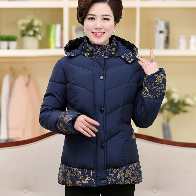 羽绒服女妈妈装大码中年轻薄宽松短款小中年外套冬季新款官方品牌女装