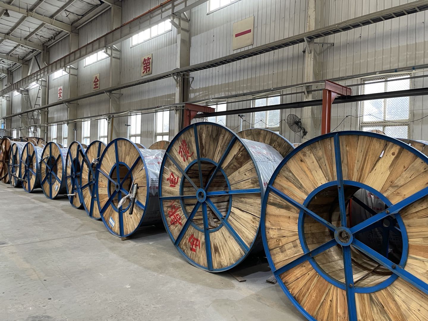 秦源牌ZRYJV22-0.6/1KV-4*150+1*95mm² 阻燃铜芯低压钢带铠装电力电缆 元/米 定制商品联系客服高清大图