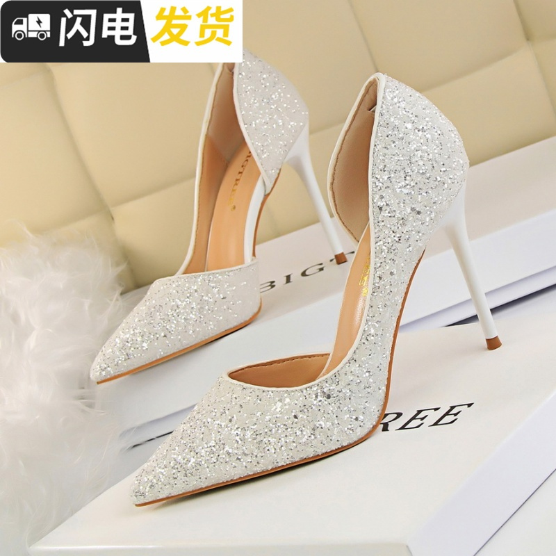 婚鞋女2018新款高跟鞋细跟尖头晶银色亮片新娘鞋伴娘鞋婚纱单鞋启如