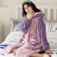 珊瑚绒睡衣女唐老鸭秋冬睡袍加绒加厚长款家居服可爱女款冬季睡裙