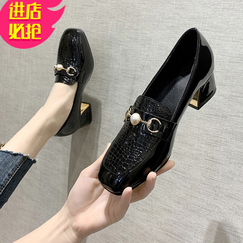 金三志复古黑色小皮鞋女英伦风2021新款方头粗跟漆皮职业工作鞋浅口单鞋休闲鞋