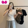 七斓大码微胖v领白色正肩短袖t恤女夏季胖mm遮肚显瘦甜辣针织上衣藏肉