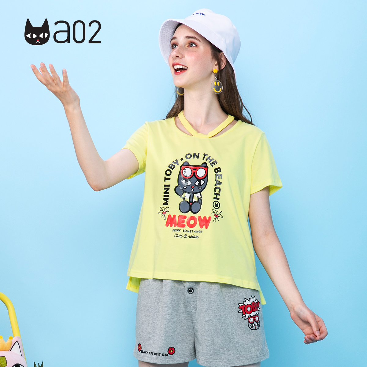 a02新款少女萌趣卡通印花露肩下摆开叉短袖T恤女DTU2D0151KT