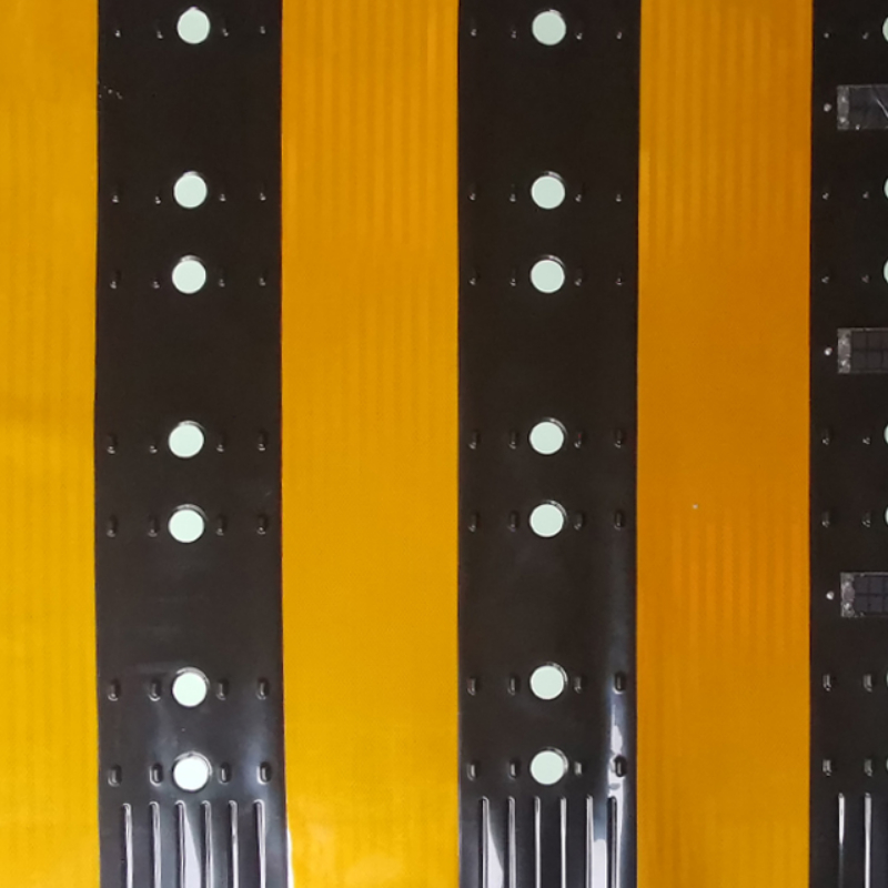 银鑫盛源 YXSY-B1 3.7W IP65 防外破太阳能警示灯 1.00 盏/台 (计价单位:台) 黄黑色 经久耐用高清大图