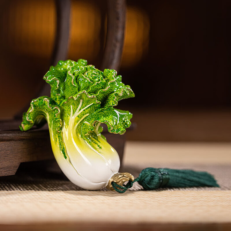 朱炳仁·銅 手握百财白菜装 桌面摆件高清大图