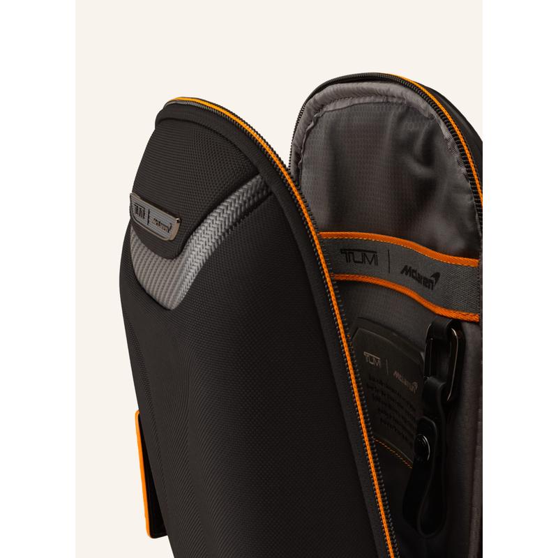 TUMI男士多功能双肩包防水设计可调肩带时尚休闲背包高清大图