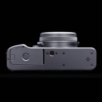 富士(FUJIFILM)X-100VI X100VI 银色 微单相机 经典复古旁轴人文街拍神器 海外版