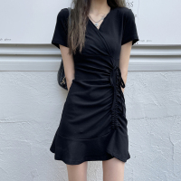 黑色V领连衣裙女夏季2021新款甜辣妹设计感小个子气质修身短裙子_黑色_均码
