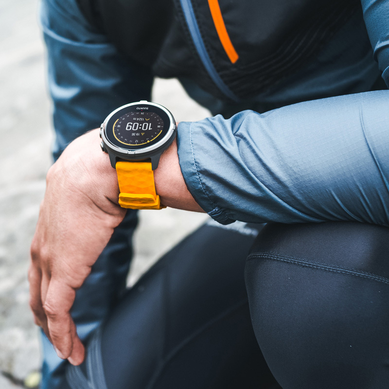 颂拓(SUUNTO) 手表 SPARTAN WHR BARO 斯巴达彩屏智能 户外光电心率表 黄色SS050001000