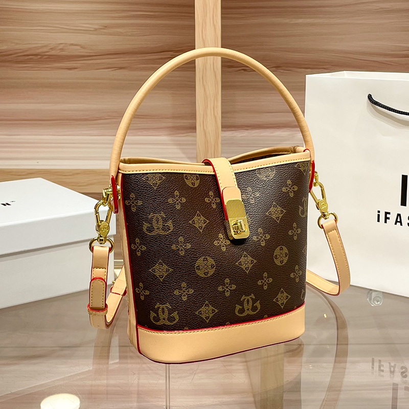 欧美女士包包女2026新款高级感女包印花时尚小众水桶包单肩斜挎包手提包小包高清大图