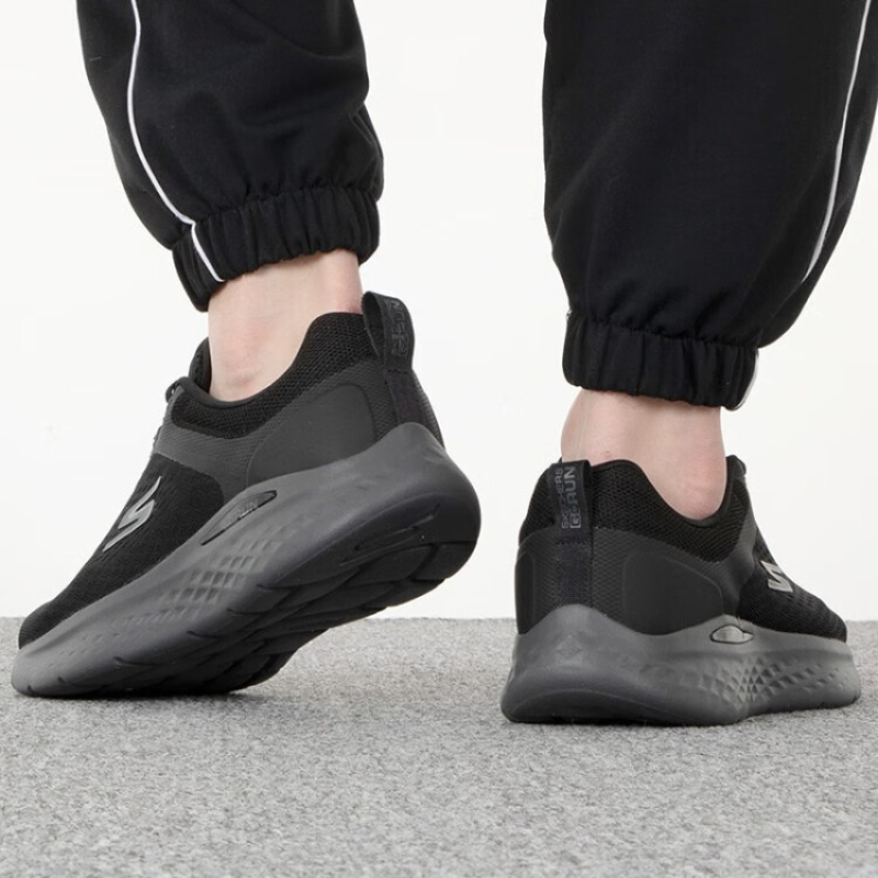 斯凯奇(Skechers)男鞋透气鞋减震跑步鞋轻便运动鞋健步休闲鞋子男 220894-BKCC