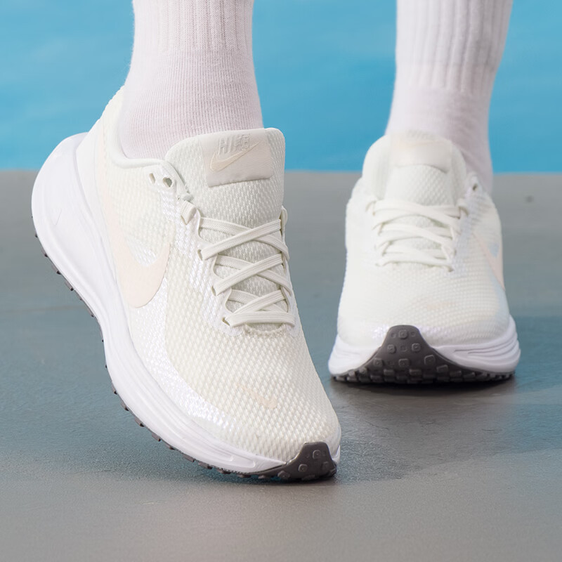 耐克(NIKE)女鞋新款REVOLUTION 8运动鞋耐磨透气健身训练鞋跑步鞋HJ8485-001 ZP
