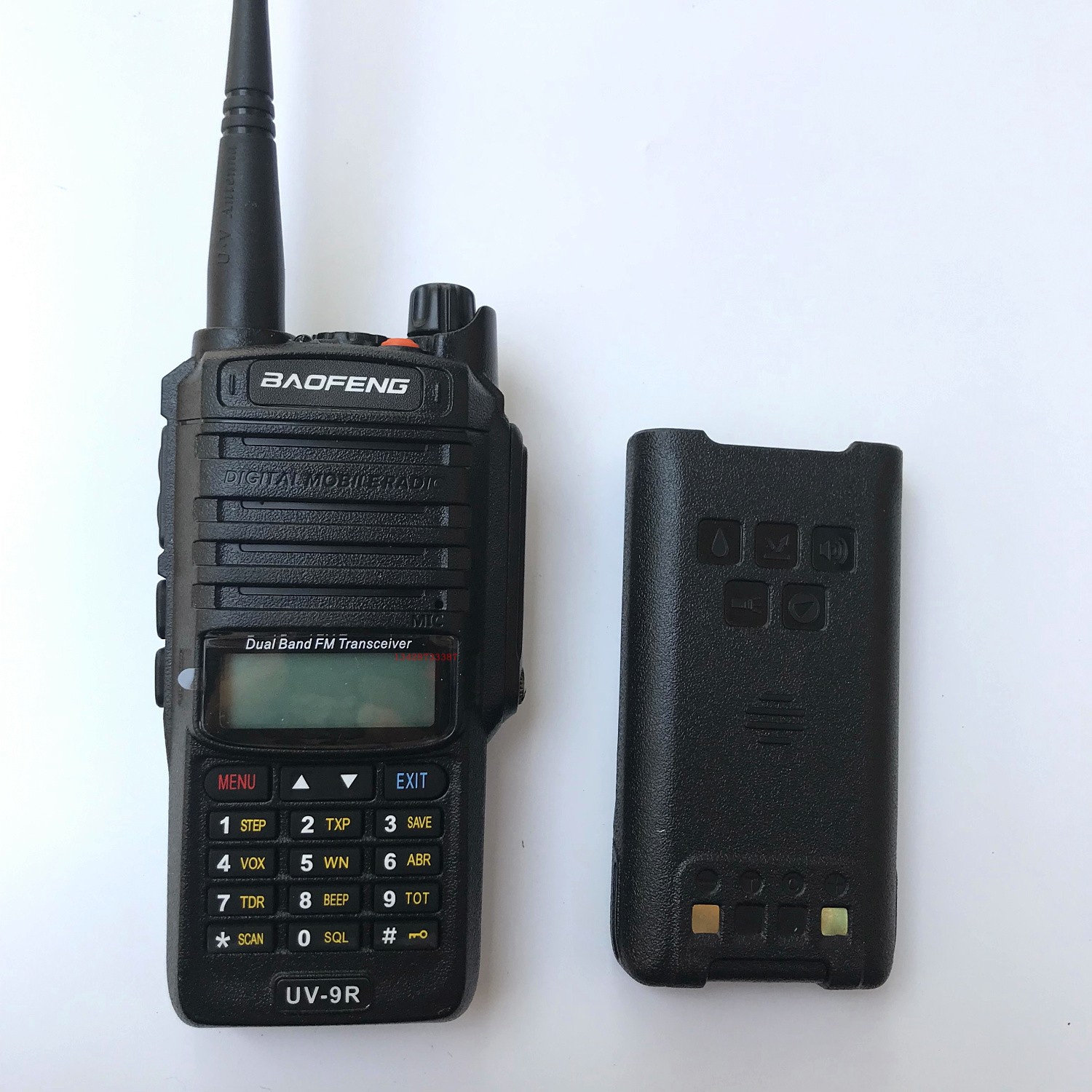 宝锋 UV-9R 大功率对讲机高清大图