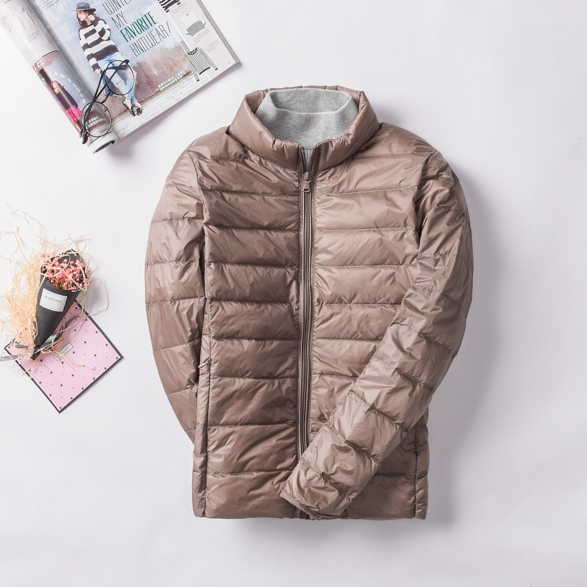 女式简约羽绒纯色女立领女装轻薄款羽绒服女士加大码_745402 卡其色 L