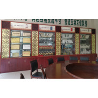 定制烟酒展示柜