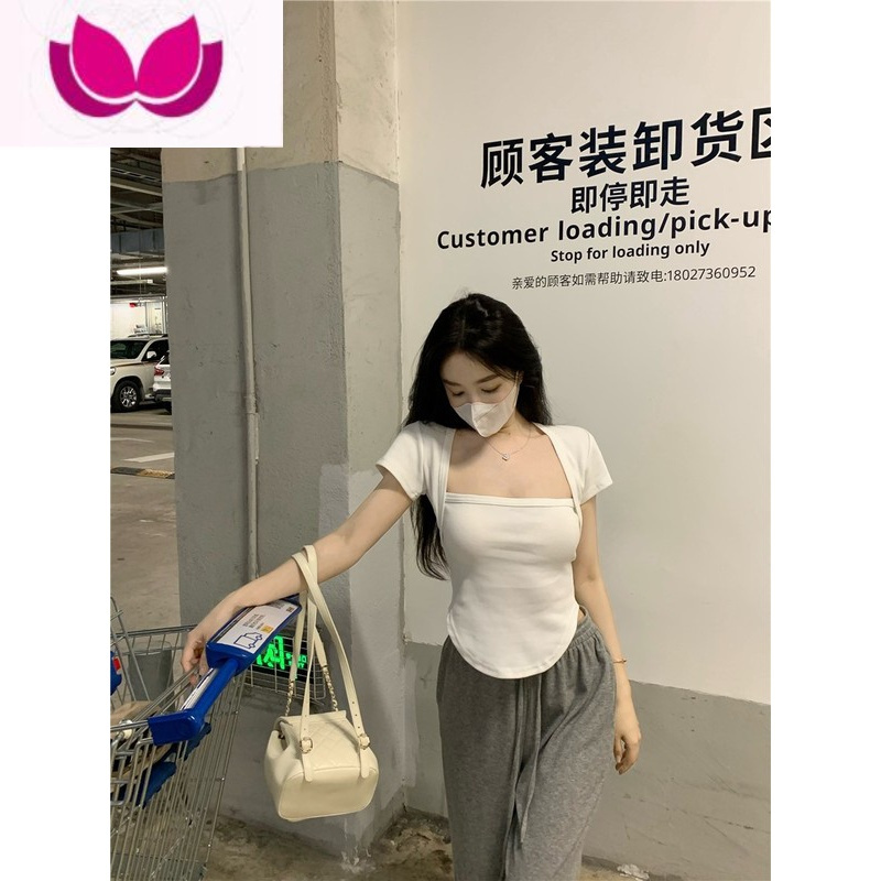 七斓大码纯欲短袖T恤女2023新款春季胖MM不规则辣妹修身短款方领上衣