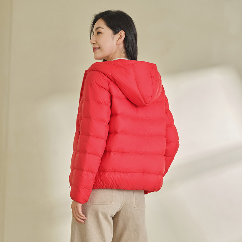 坦博尔2022新款轻薄短款羽绒服女时尚多色连帽休闲保暖便携外套