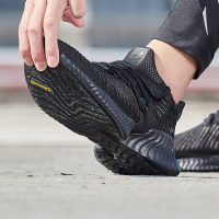 adidas阿迪达斯男子跑步鞋新款小椰子休闲运动鞋DA9768
