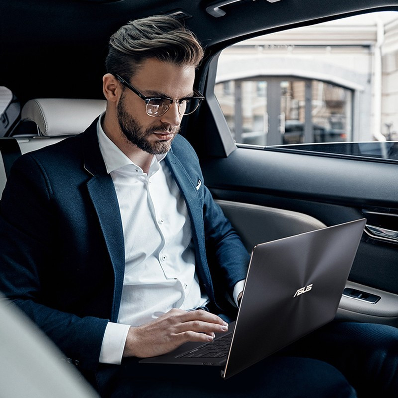 华硕(ASUS) ZenBook 13.3英寸灵耀X轻薄1kg笔记本电脑(i7-8550 16G 512G 红色)