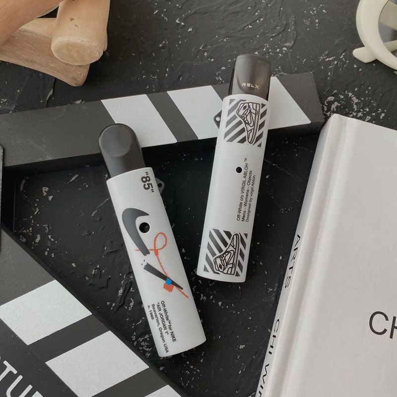 图书>期刊/杂志>数码/计算机>图书其它>relx保护套[黑白点nike]relx1