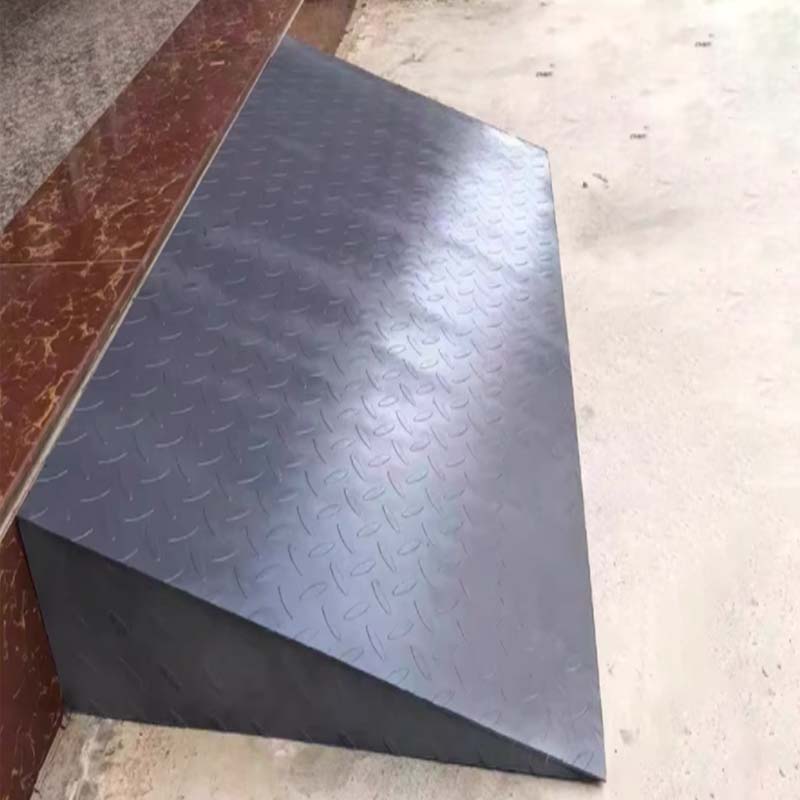 先围 铁板斜坡 200*30*10cm厚3mm 个高清大图