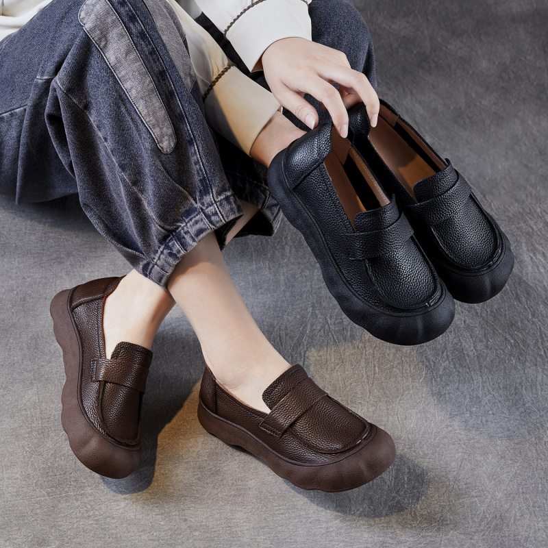 休闲单鞋女复古软底舒适女鞋春秋款中口真皮一脚蹬平底妈妈鞋