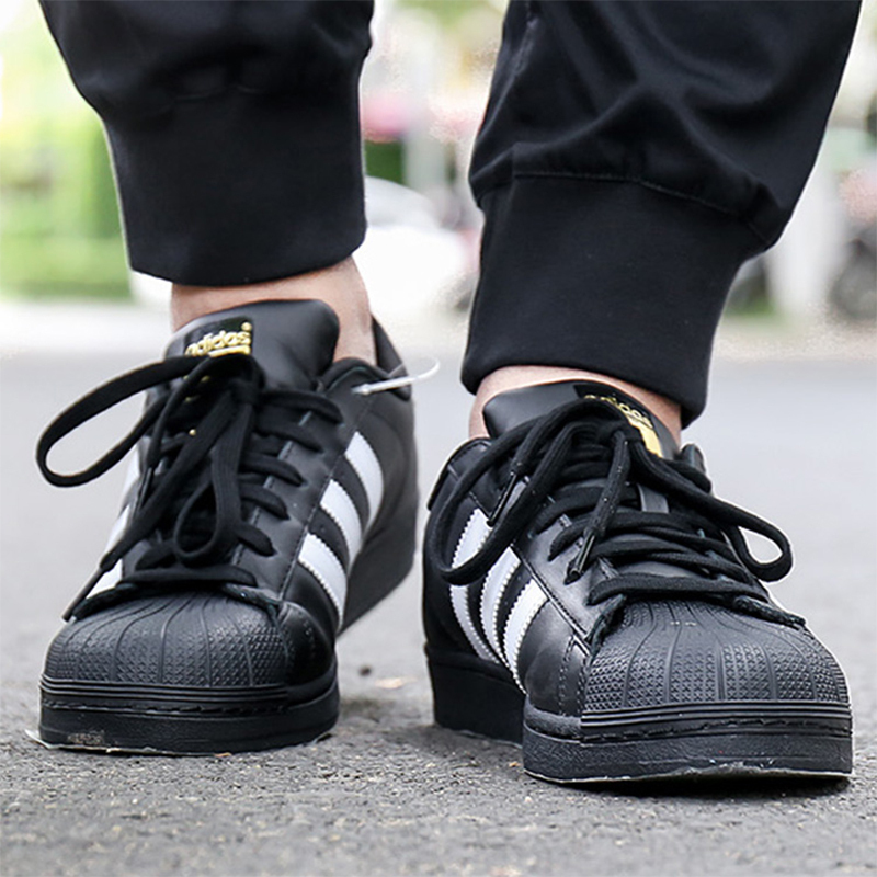 adidas阿迪达斯经典款SUPERSTAR三叶草黑白金标贝壳头百搭男女鞋防滑耐磨低帮系带板鞋情侣休闲运动鞋B27140