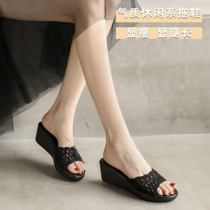 拖鞋女夏天外出外穿2021新款水钻时尚百搭女士凉拖松糕底一字拖鞋 黑色 35