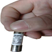 电阻保险丝 规格：18*32mm 单位：个