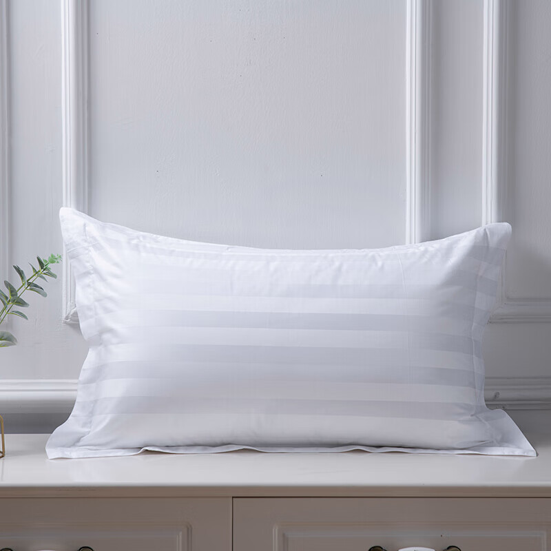煊煜 白色缎条枕套 规格55*85cm 1条高清大图