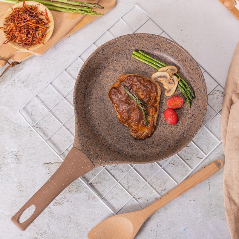 AMERCOOK阿尔菲塔麦饭石煎锅不粘锅26cm 家用煎锅平底锅煎盘煎饼煎蛋锅煎牛排锅 多功能明火电磁炉通用锅具 中国红