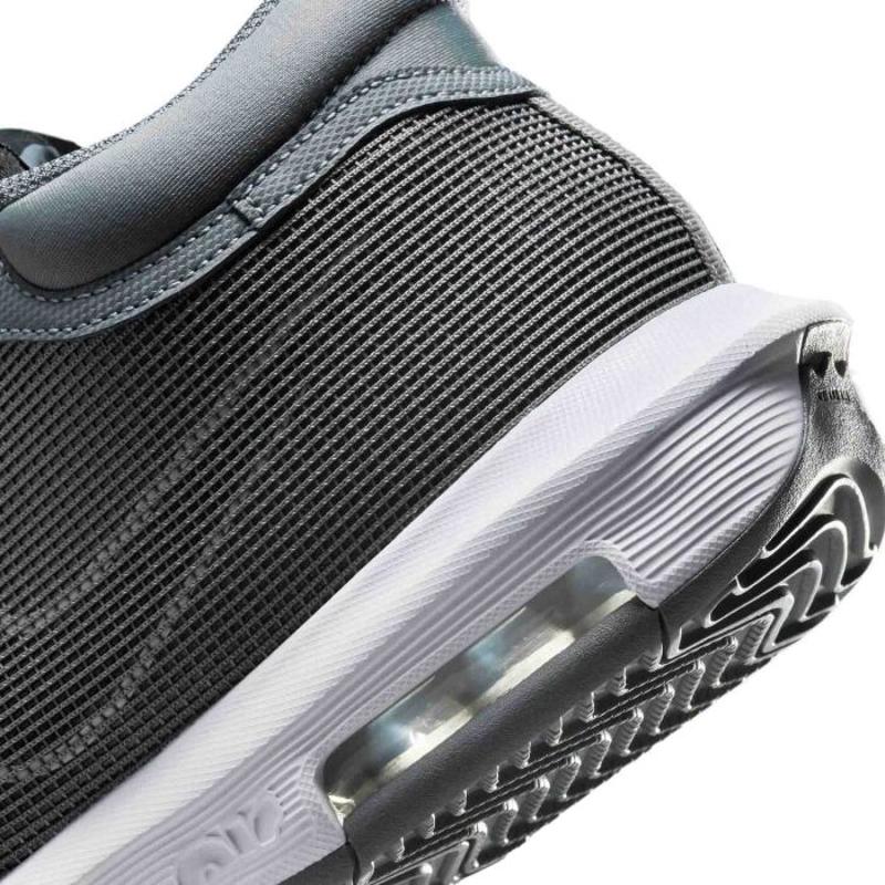 Nike男子实战篮球鞋轻量化缓震支撑专业运动款高清大图