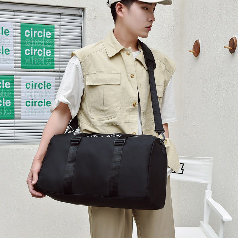 苏宁宜品&一禾亼物户外休闲短途旅行包大容量背包游泳手提行李包单肩斜挎4825黑色高清大图