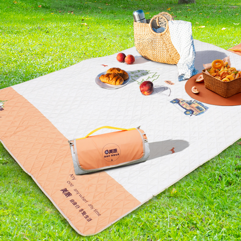美旅户外出游野餐垫防水防潮垫三层超声波野餐垫沙滩草地露营野餐垫 橙色+米黄色高清大图