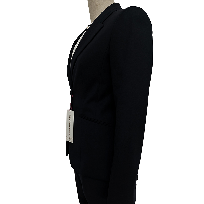 泛为西装高清大图