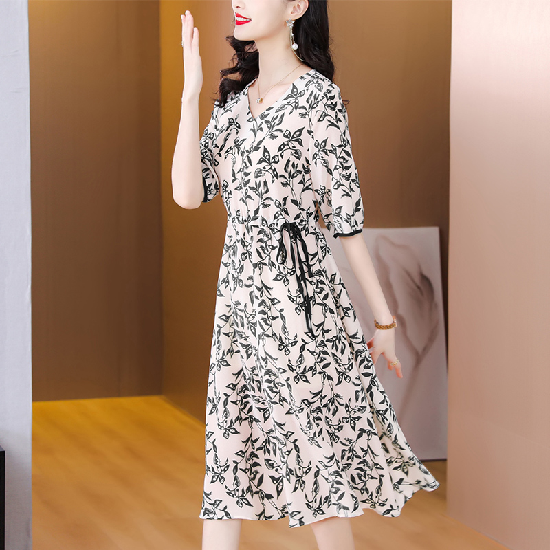 杭州真丝桑蚕丝连衣裙女2024年春夏新款中年妈妈大码显瘦碎花裙高清大图
