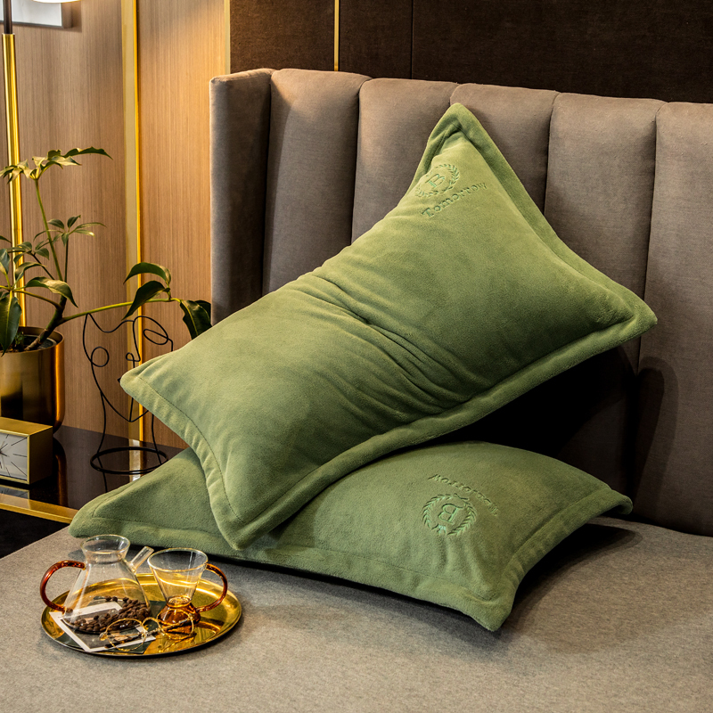 南极人(nanjiren)家纺 牛奶绒枕套一对装48x74珊瑚法兰绒加厚枕头套