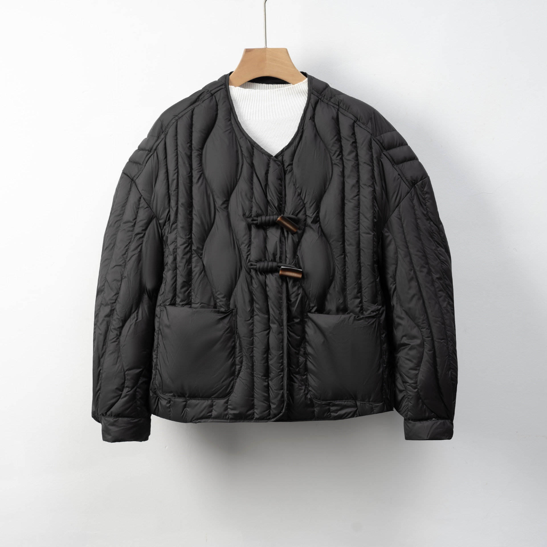 羽绒服新国标90绒休闲秋冬简约波浪国风纯色圆领宽松外套 黑色 L