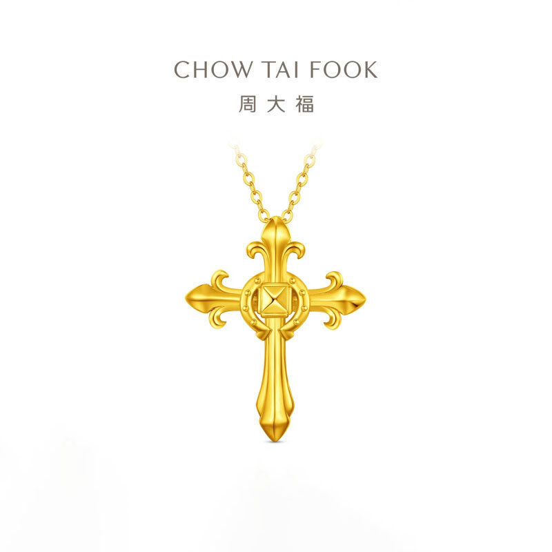 周大福马年生肖权杖马蹄扣足金黄金吊坠(大小版)计价多款EOF1960-EOF2005 大版EOF2005工费760元足金约6.60g