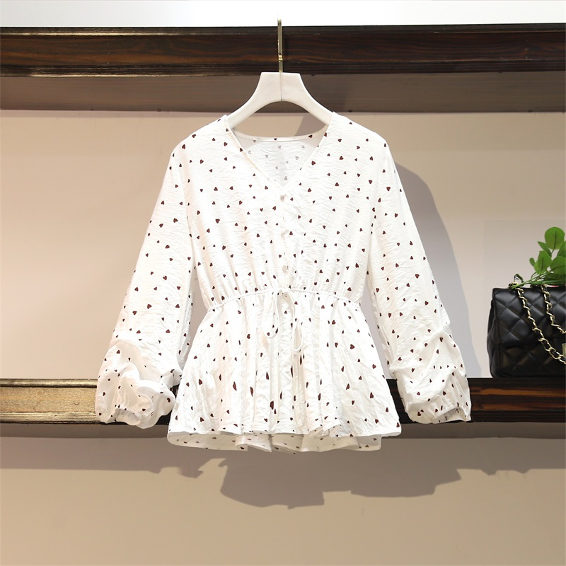 2020春大码女装新款爱心桃印花V领微胖MM洋气显瘦衬衫收腰女