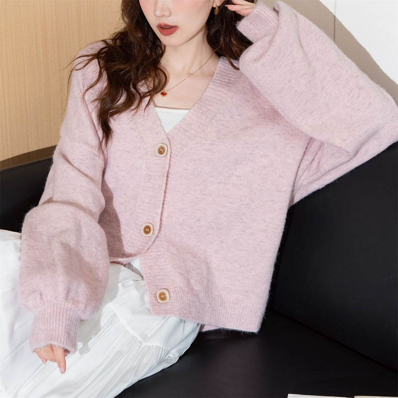 唐狮减龄风简约百搭V领开衫女新款冬季粉色奶fufu短款毛衣qd