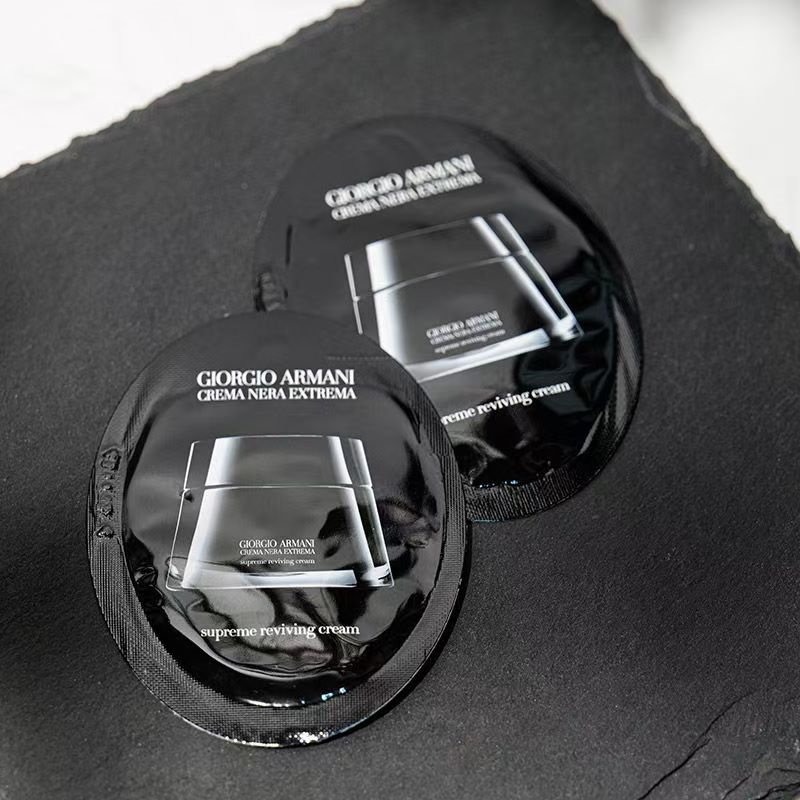 [香港直邮](10片装)阿玛尼黑曜石面霜1ml片装 补水保湿高清大图